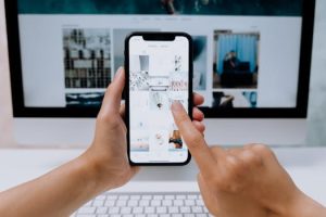 Dropshipping Exposed: Why That Instagram Ad Takes Months to Arrive