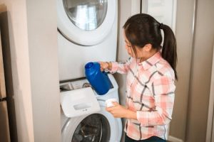 Deep-Cleaning Your Washing Machine: Eliminating Mold and Smells