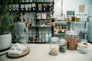 Package-Free Stores: Zero-Waste Shopping Goes Mainstream